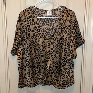Leopard print short sleeve blouse